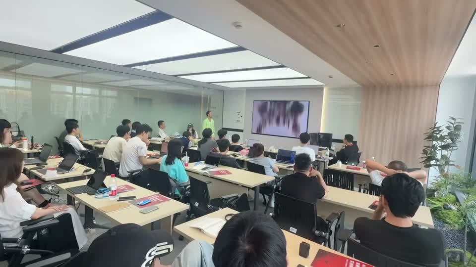 所提供的课堂实训现场画面